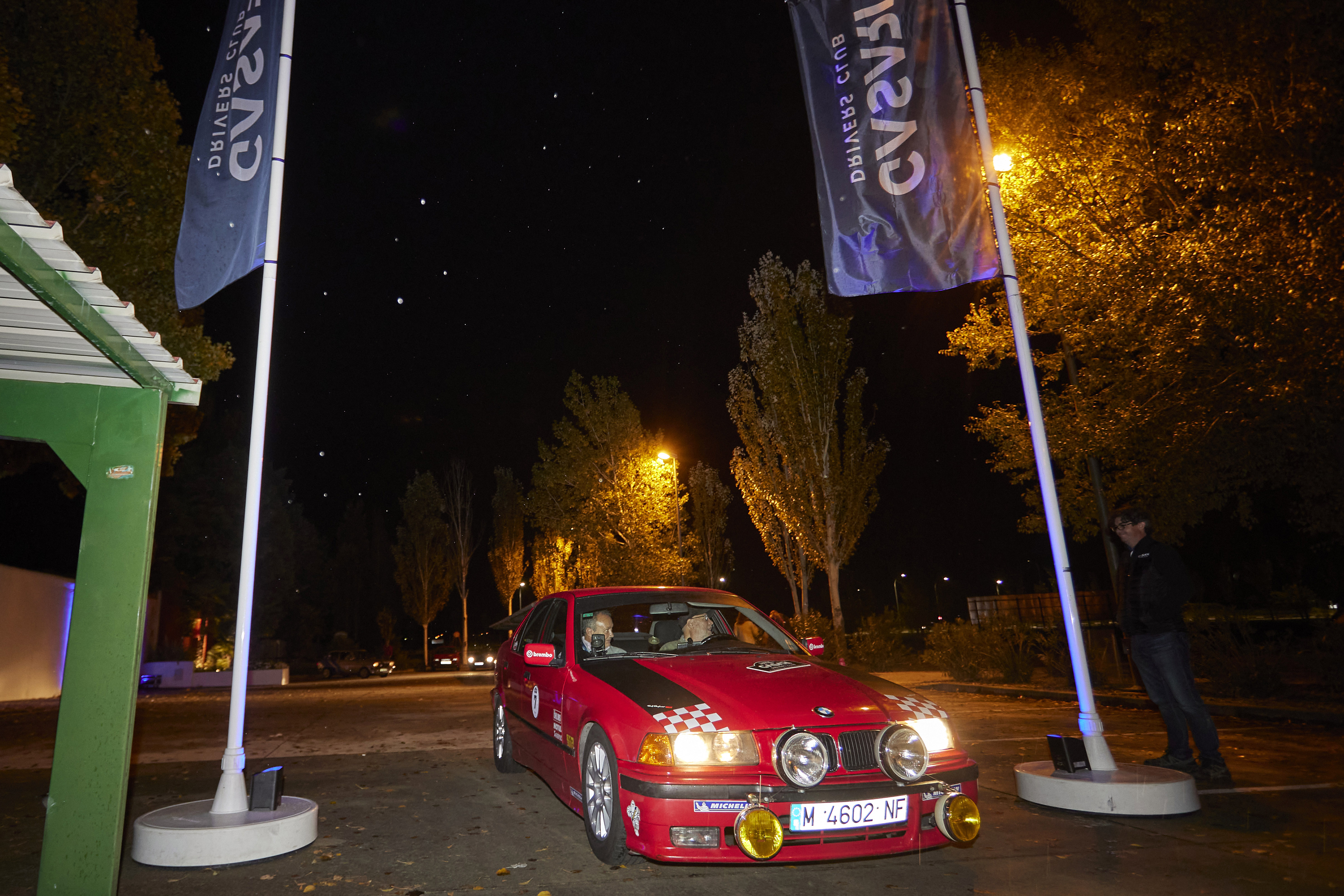 Gasari Noche 57 Clásica Nocturna del Gasari Drivers Club - Semanal Clásico - Revista online de coches clásicos, de colección y sport